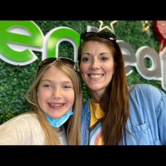 Meet your Posher, Amanda - Picture 1 of 1